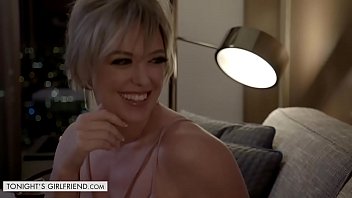 Dee Williams gets fucked by hung stud who has a thing for older women