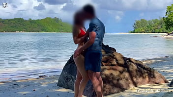 Sex on the Beach - Get Caught By Voyeurs
