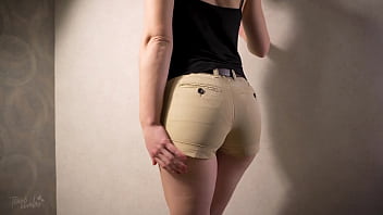 Sexy Girl In Super Tight Pants Shows Off Panty Line Ass
